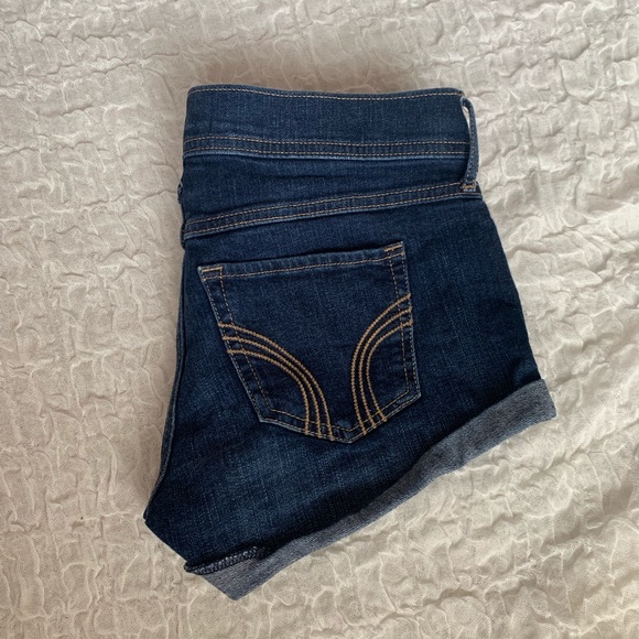 COPY - Hollister low rise shorts - Picture 2 of 4